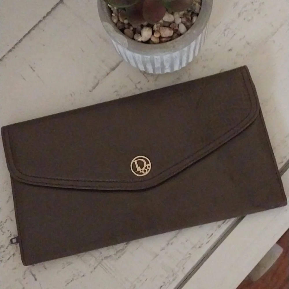 Dior wallet
